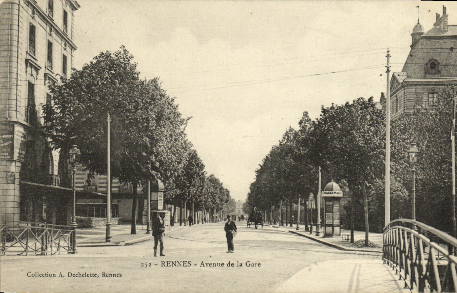 VINTAGE POSTCARD Rennes Avenue of the Station Maggi Kiosk