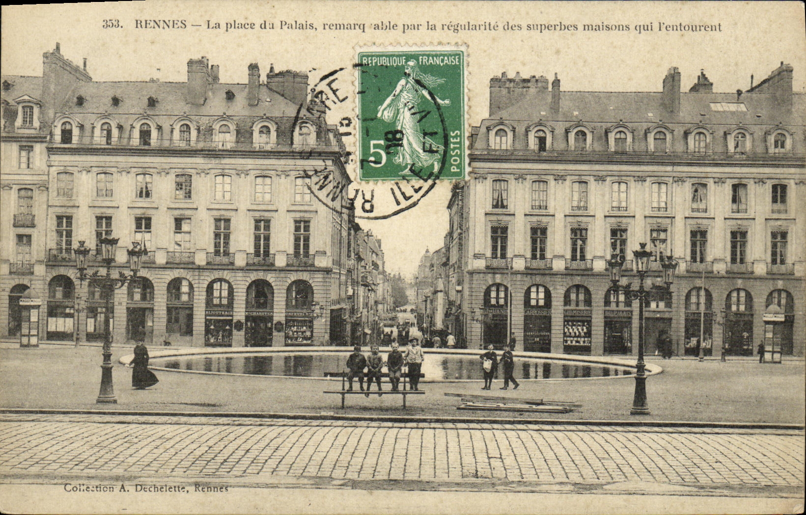 CPA Rennes La Place du Palais 