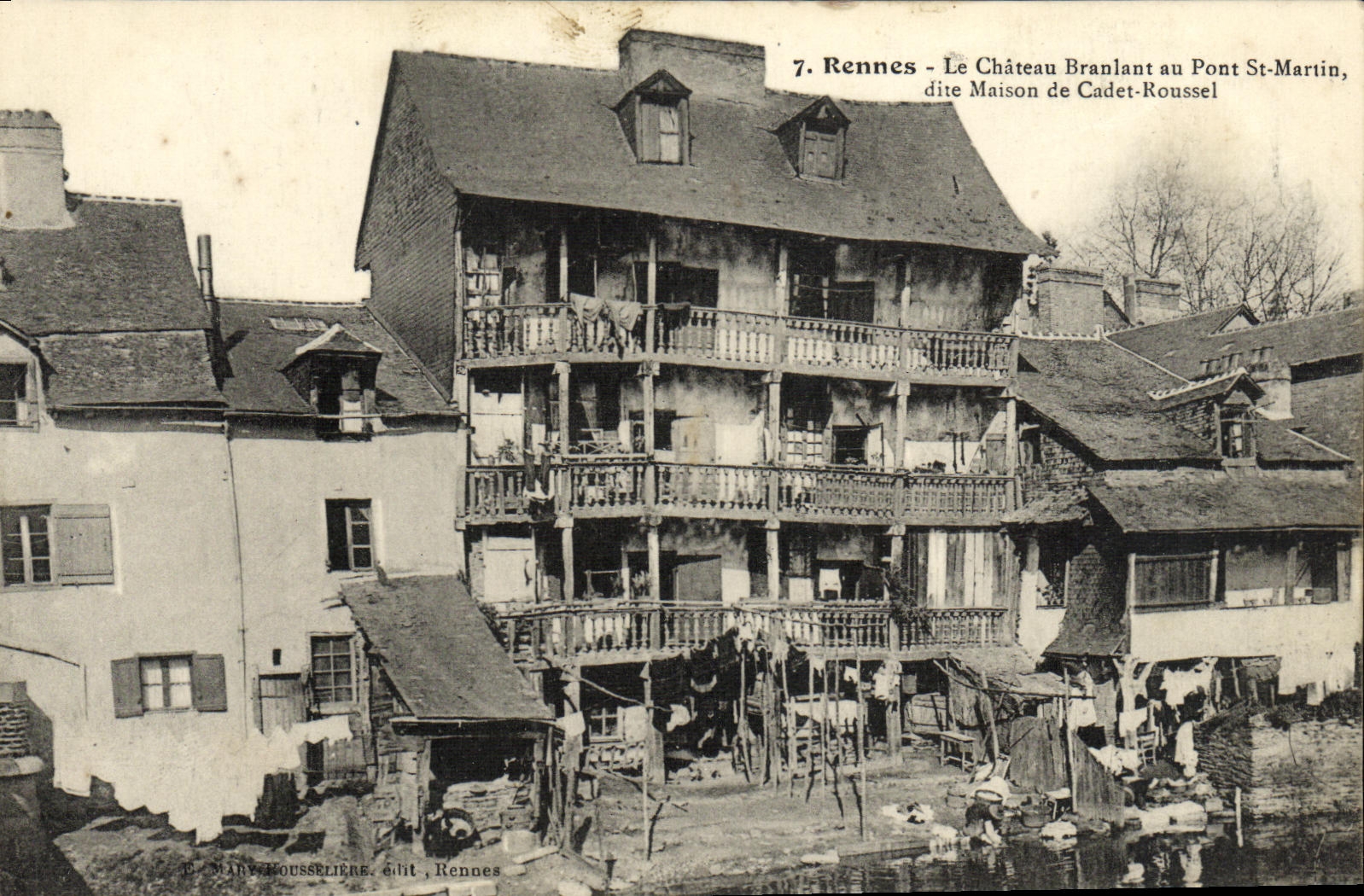 CPA Rennes Le Chateau Branlant Au Pont St Martin dite Maison CAdet Roussel