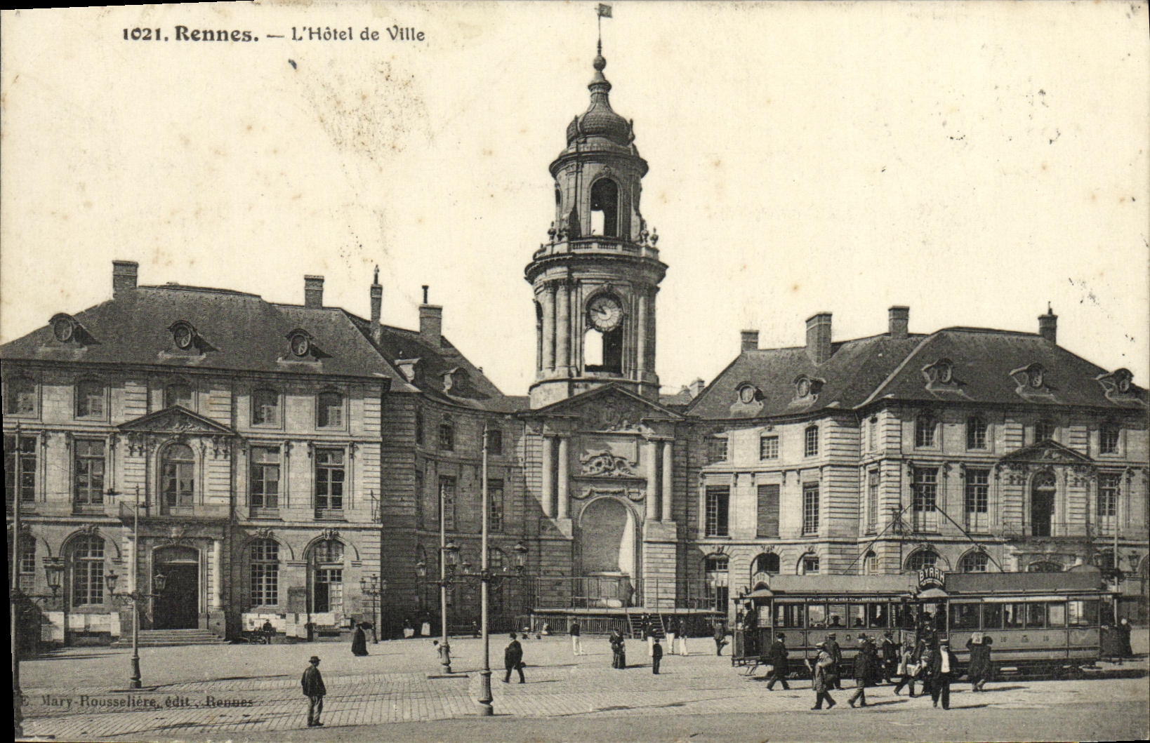 CPA Rennes L Hotel de Ville Tramway