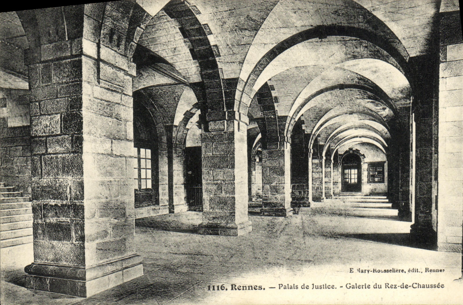VINTAGE POSTCARD Rennes Law courts Gallery of rez of roadway