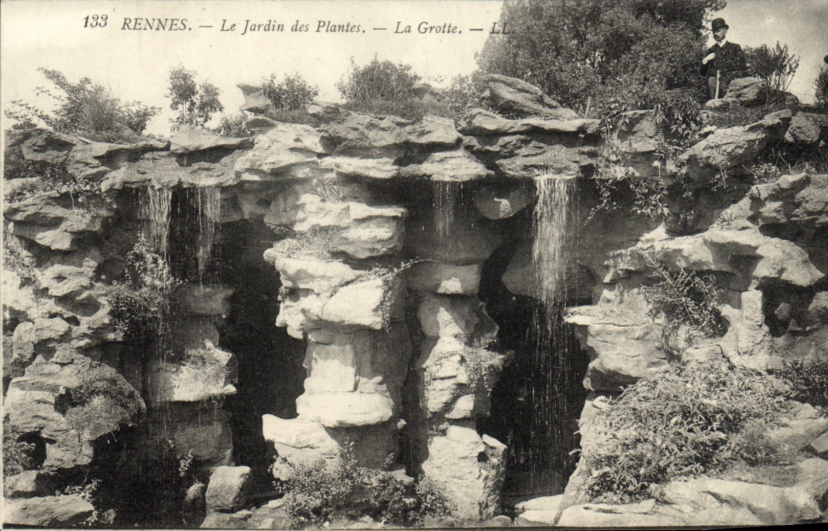 CPA Rennes Le Jardin des Plantes La Grotte
