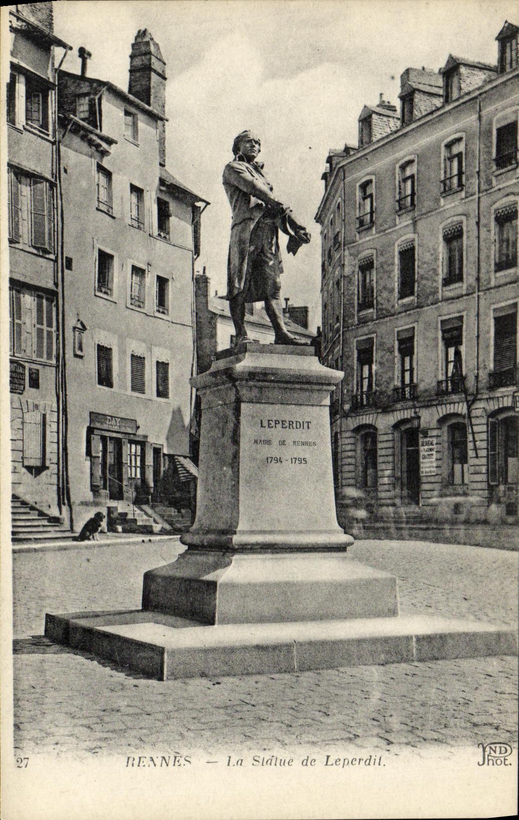 VINTAGE POSTCARD Rennes the statue of Leperdit