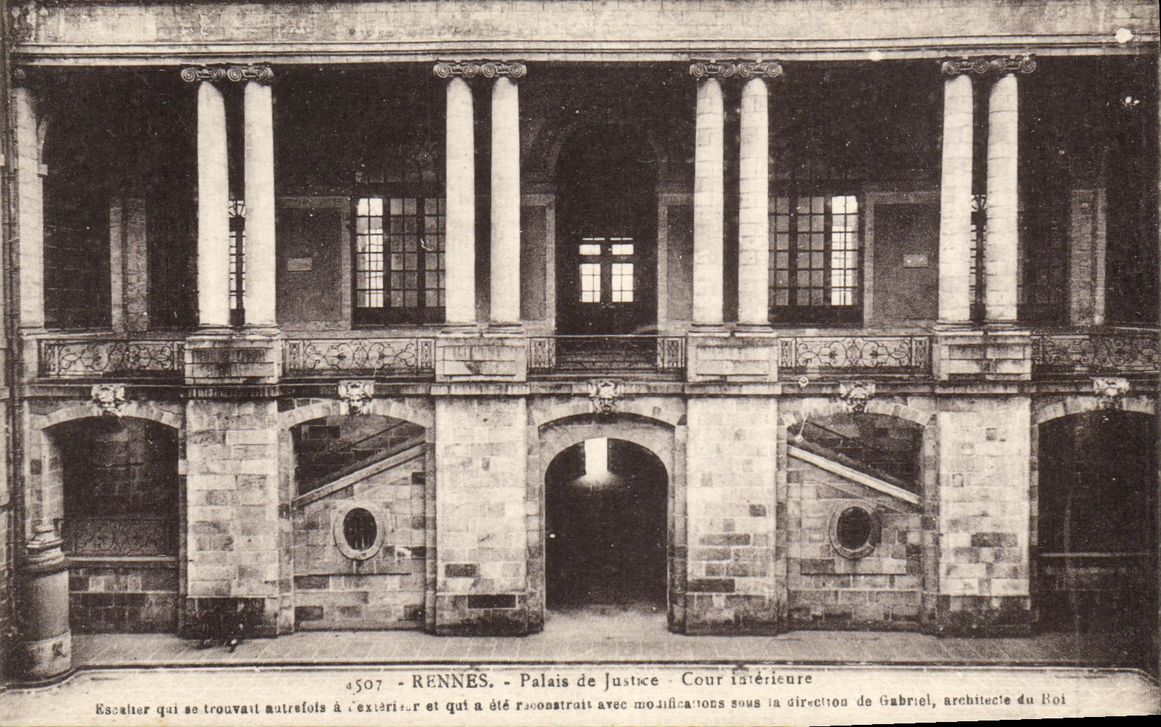 VINTAGE POSTCARD Rennes Law courts interior Court