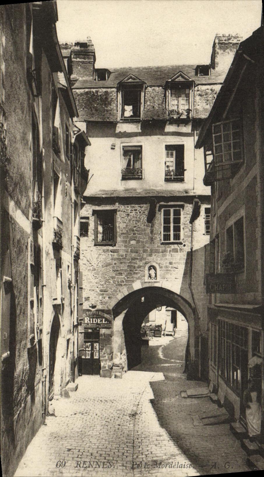 VINTAGE POSTCARD Rennes Carries mordelaise