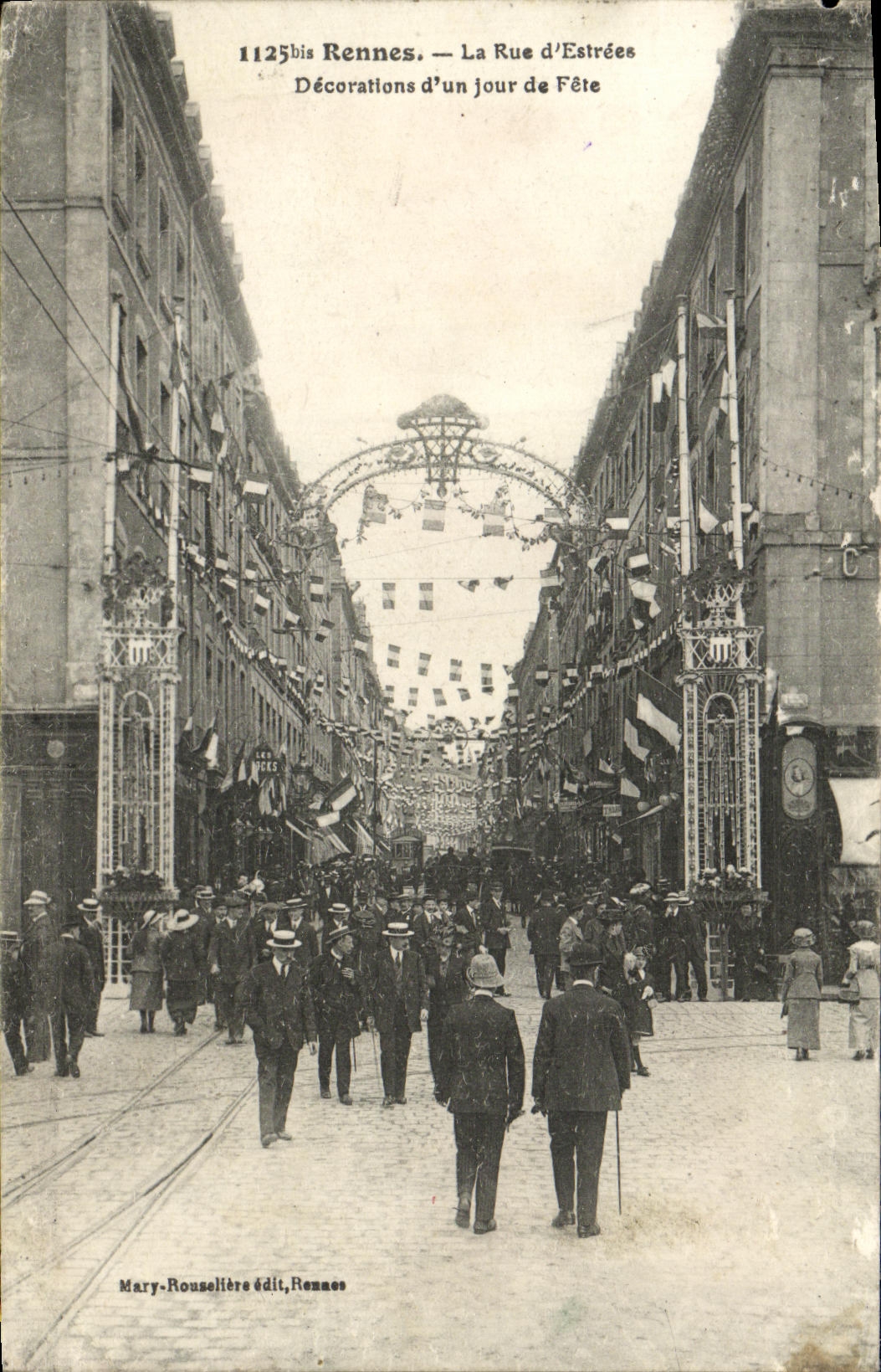 POSTAL Rennes de la VENDIMIA las decoraciones D una de la calle D Estrees feastday