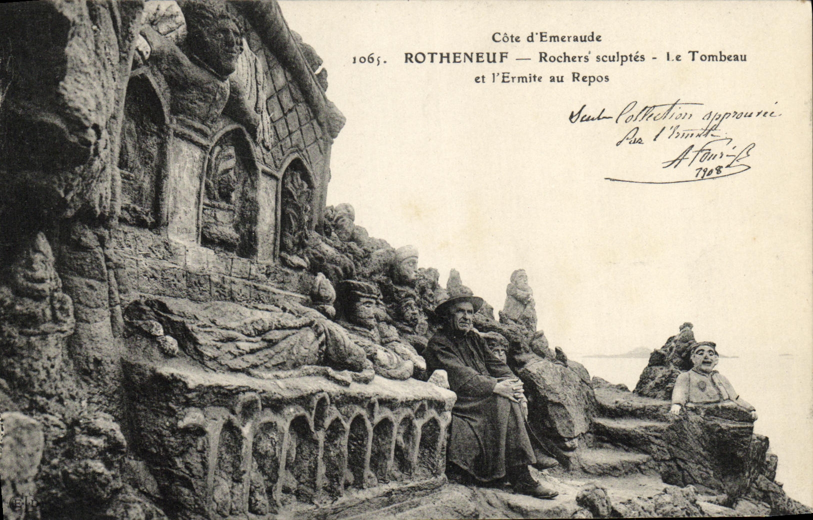 VINTAGE POSTCARD Rotheneuf Rochers Carve the tomb and L hermit at rest