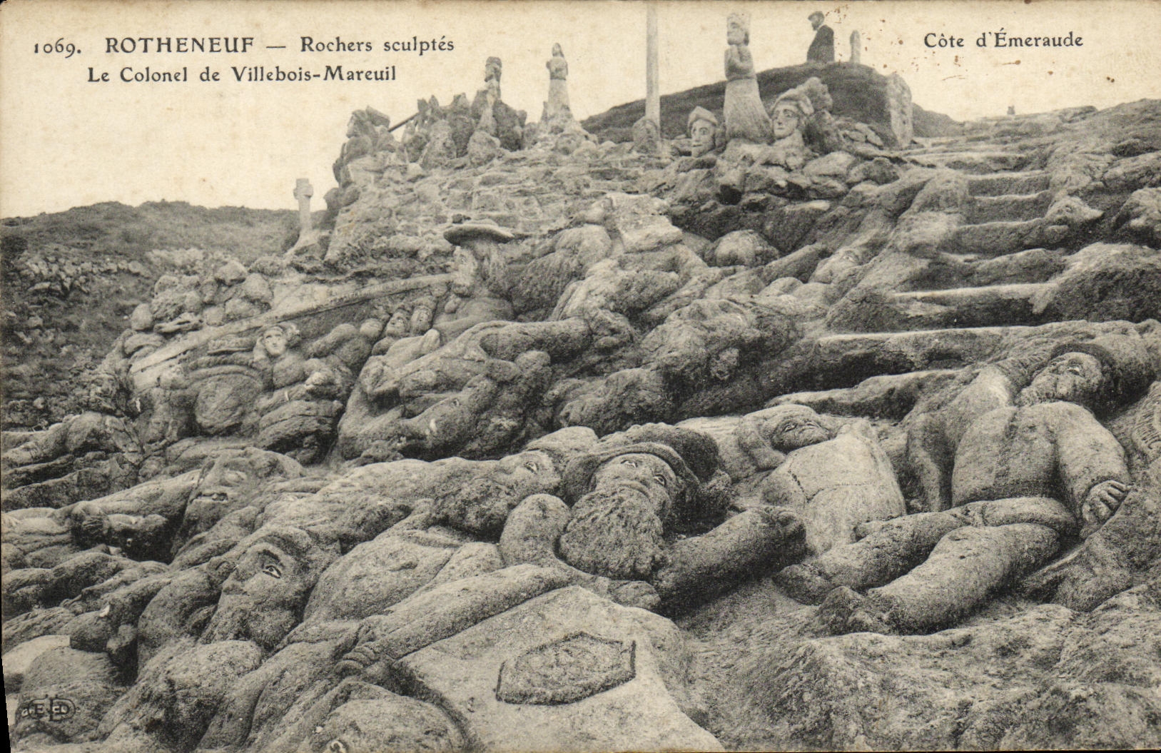 VINTAGE POSTCARD Rotheneuf Rochers Carve colonel de Villebois Mareuil