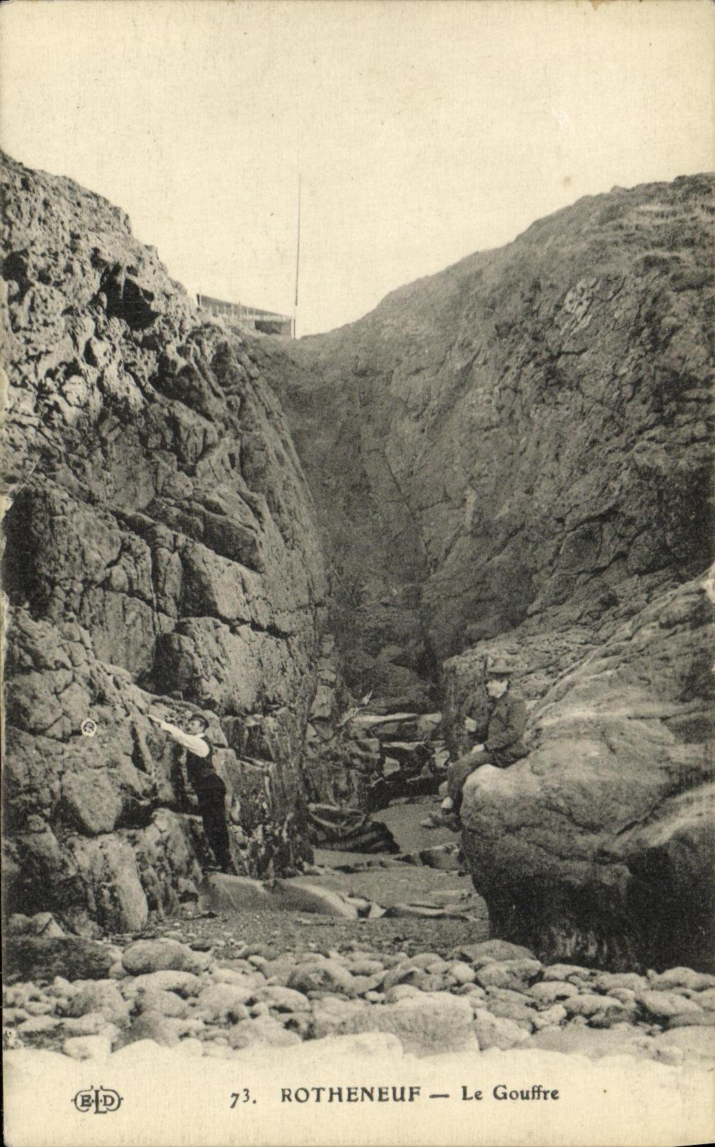 VINTAGE POSTCARD Rotheneuf the Pit