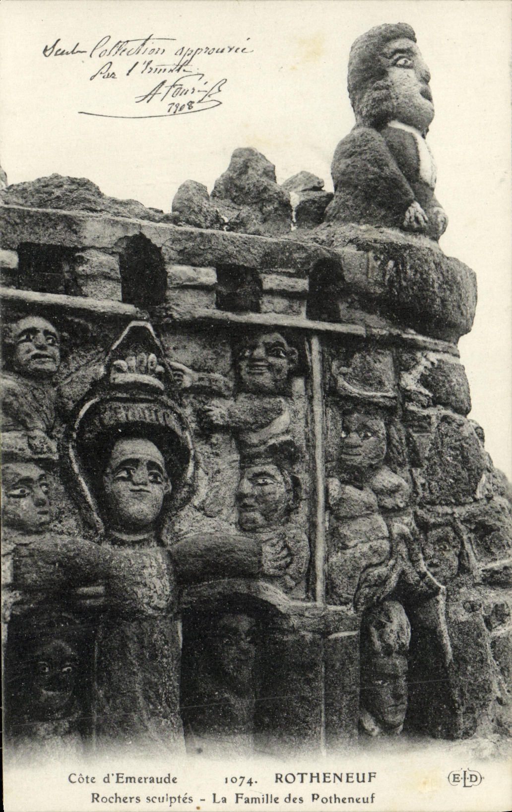 VINTAGE POSTCARD Rotheneuf Rochhers Carve the Family of Rotheneuf