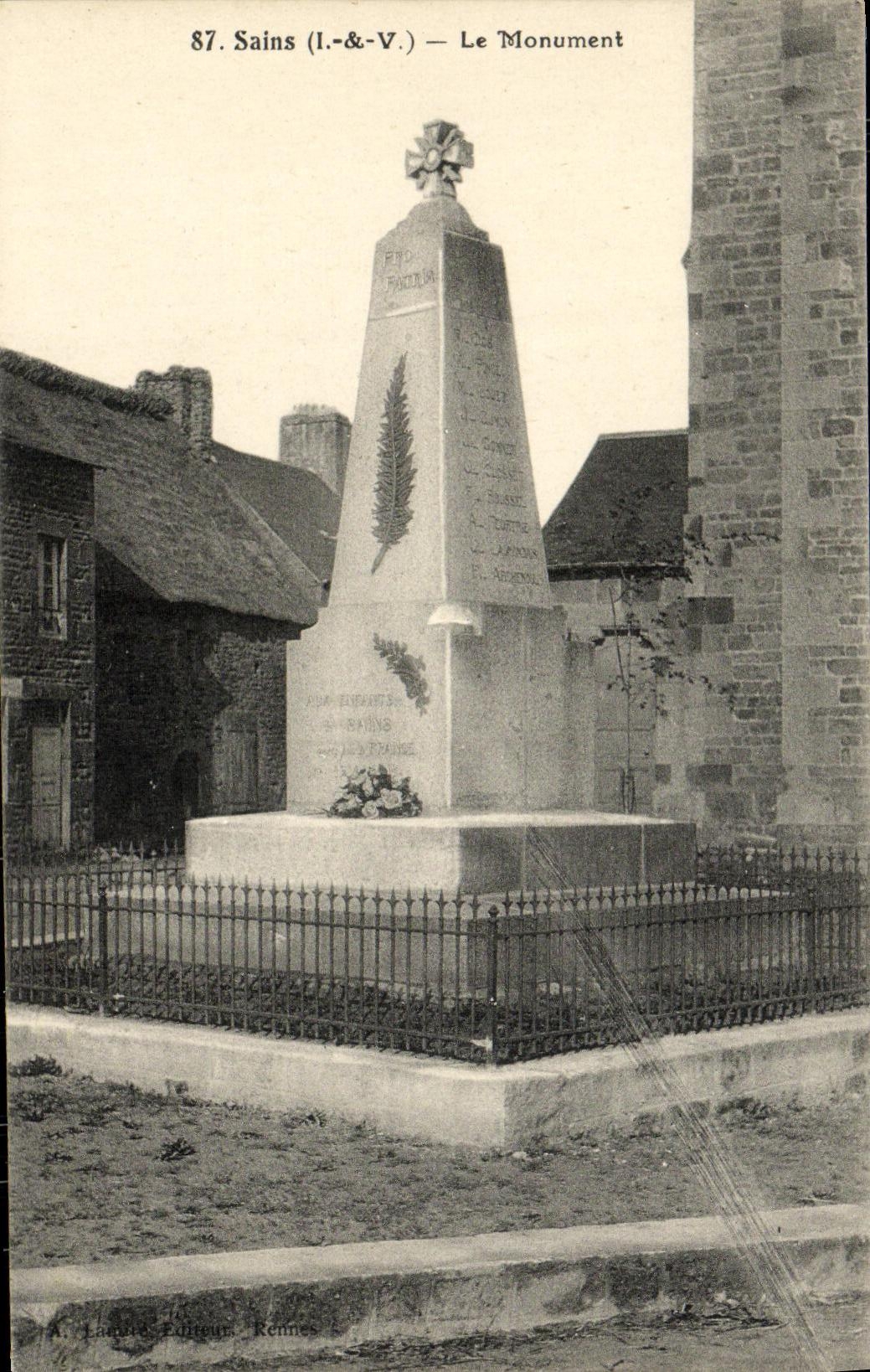 CPA Sains Le Monument Militaria