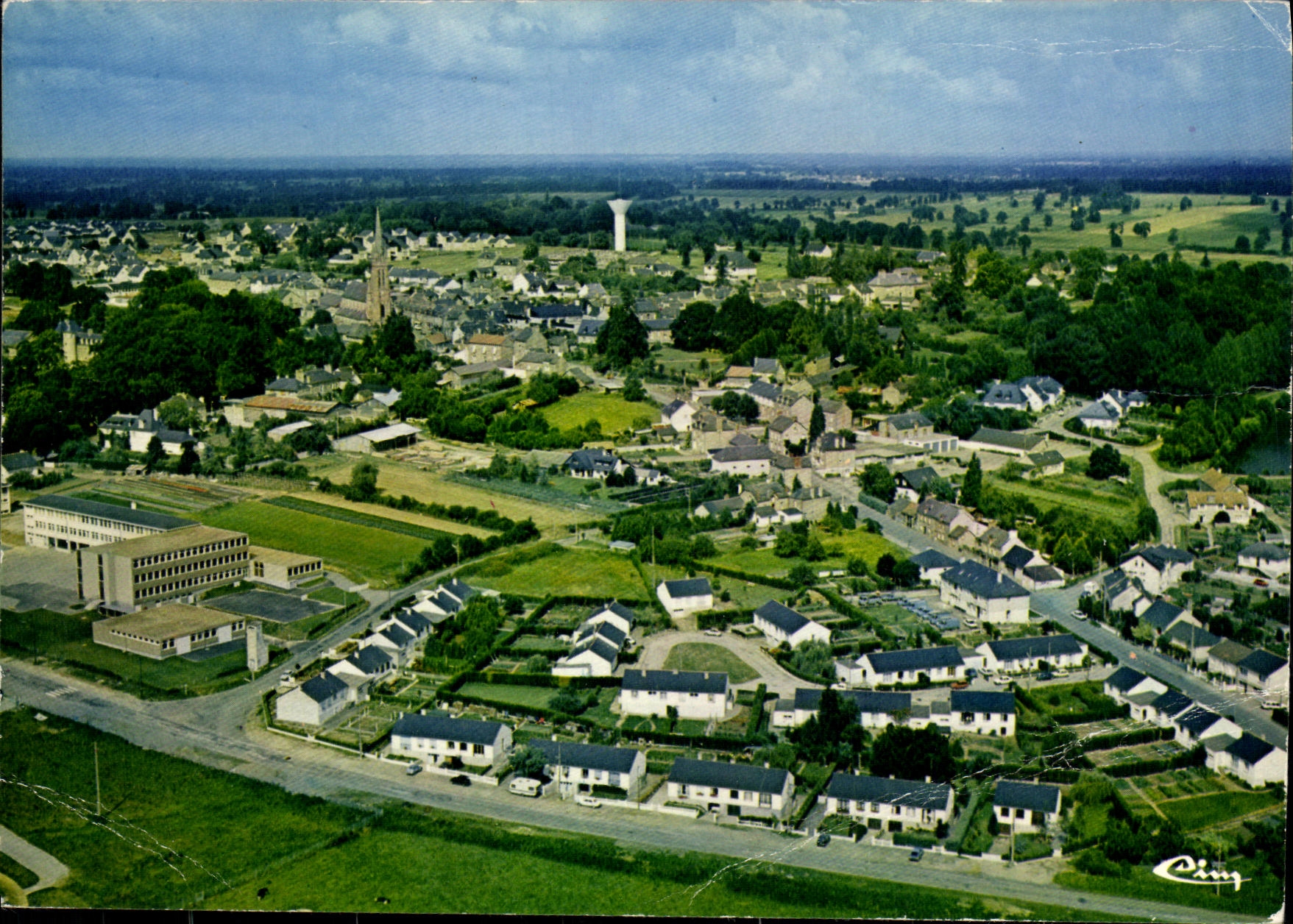 CPM Saint Aubin D Aubigne Vue Generale aerienne Au premier plan boulevard du stade