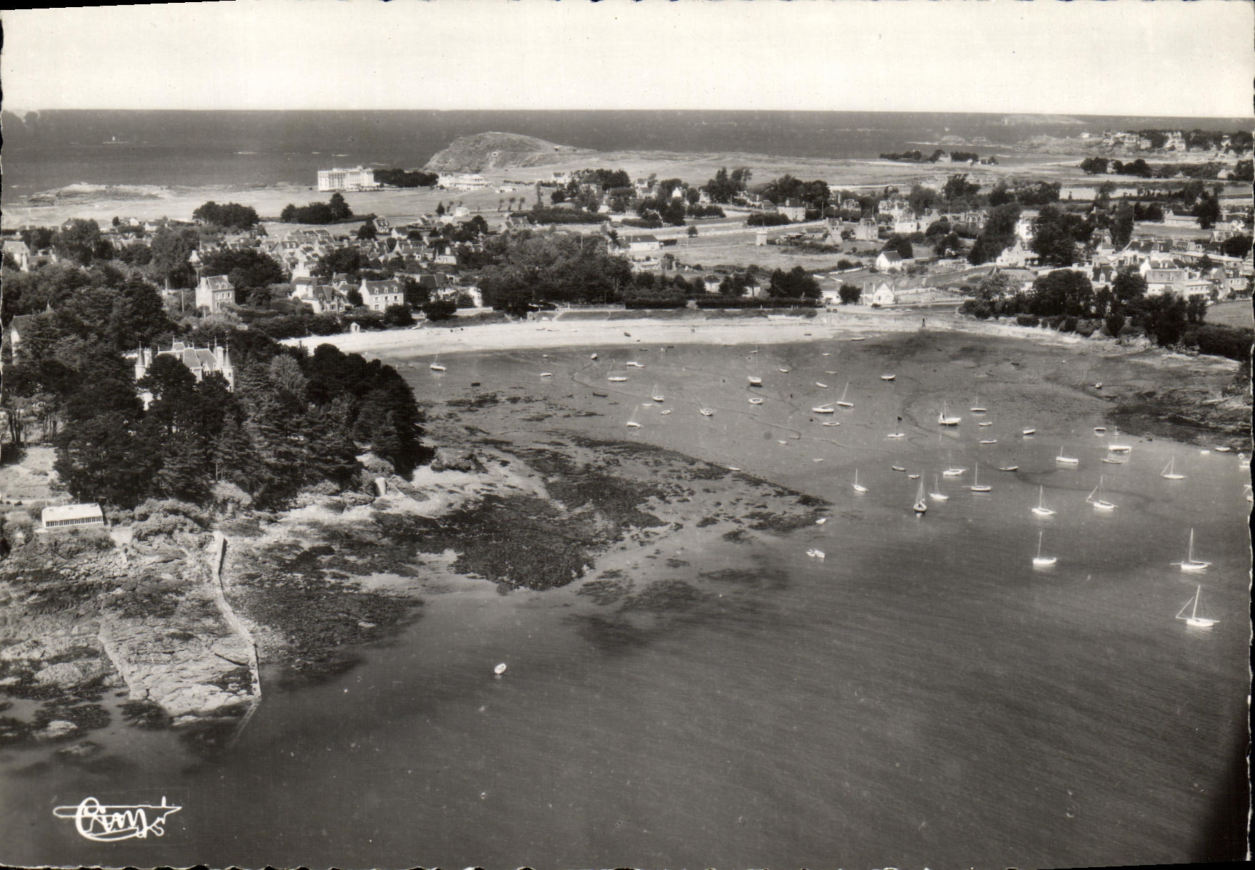 MODERN CARD Holy Briac Seen air Beach of SAlinette the castle of Nessay and the Guerin guard