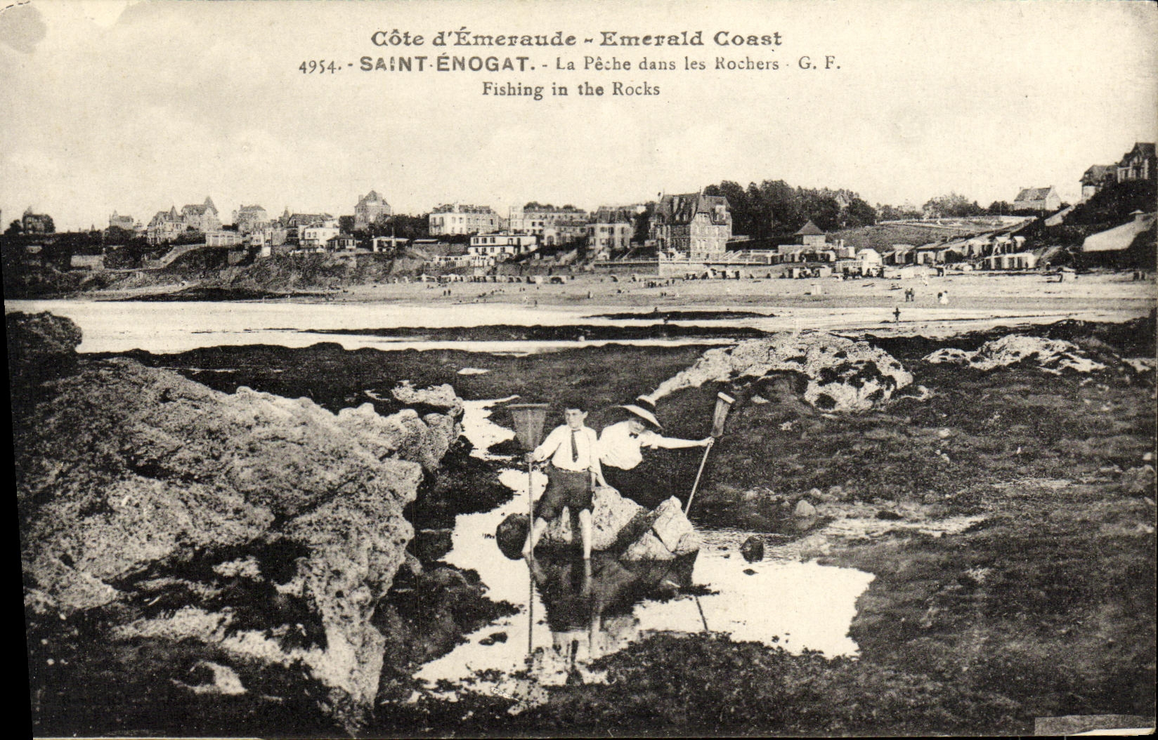 Pesca santa de Enogat de la POSTAL de la VENDIMIA en los ninos de las rocas