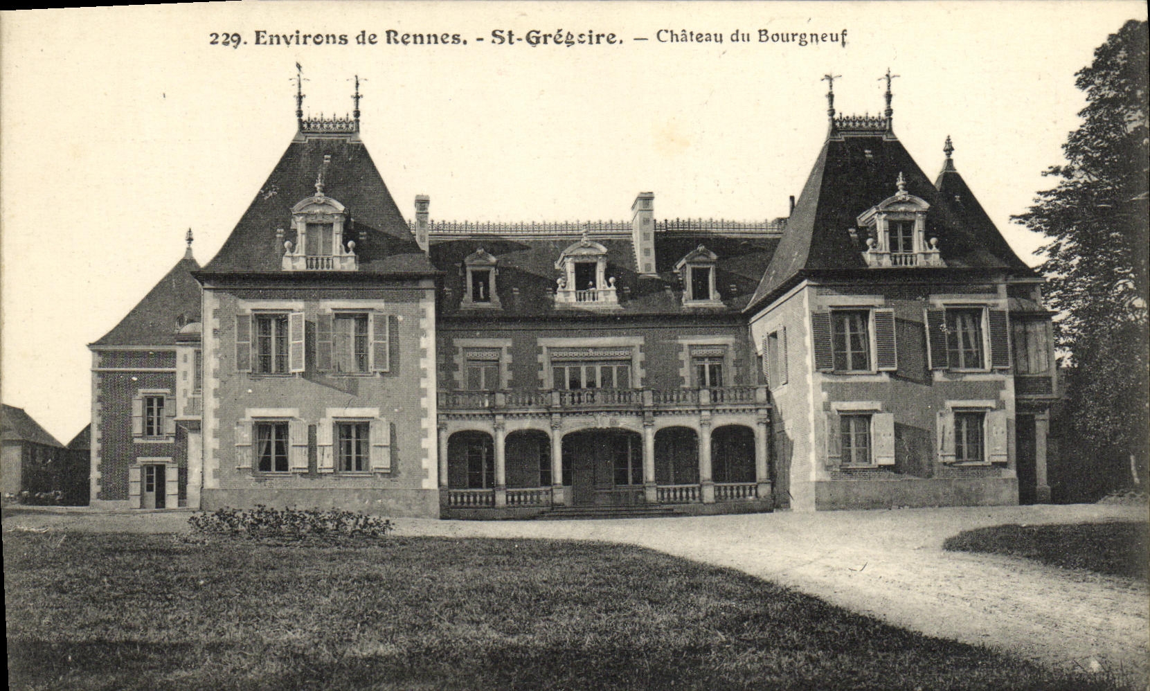 Alrededores de la POSTAL de la VENDIMIA del castillo del St Gregorio de Rennes de Bourgneuf