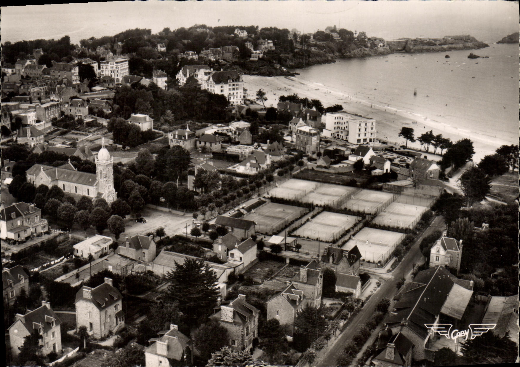 CPM Saint Lunaire Vue aerienne vers la Pointe du Decolle Tennis