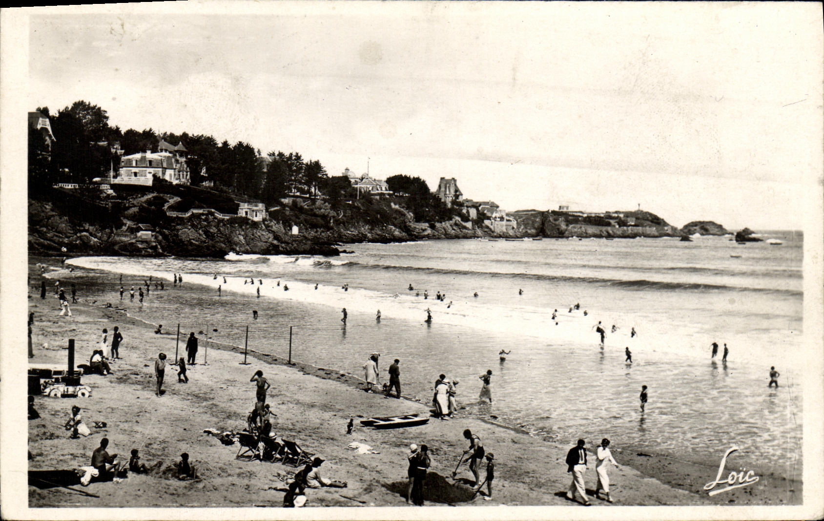 Lunares santos de la POSTAL de la VENDIMIA una playa y un punto de la esquina de sacan