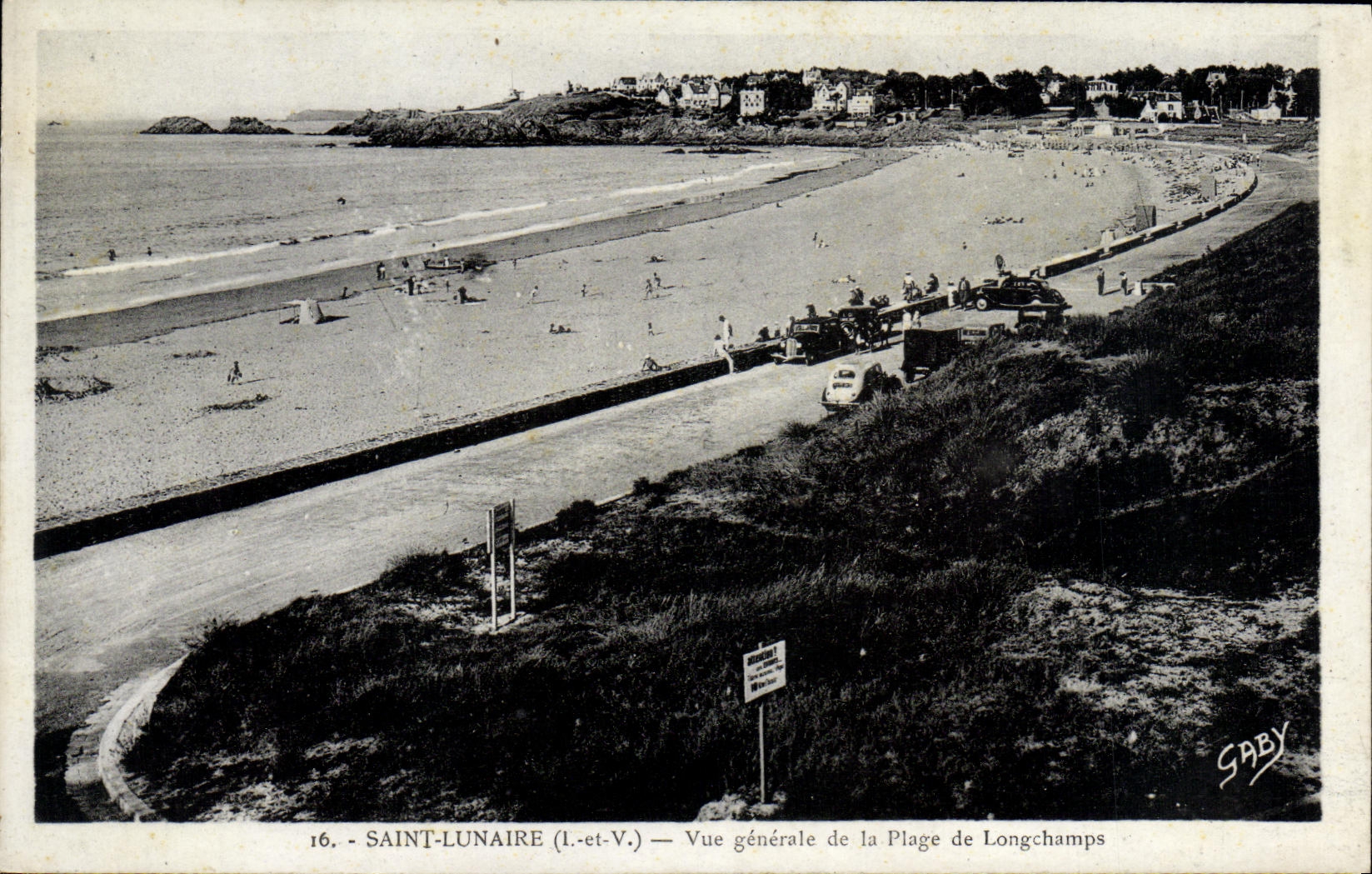 CPA Saint Lunaire Vue generale de la Plage de Longchamps