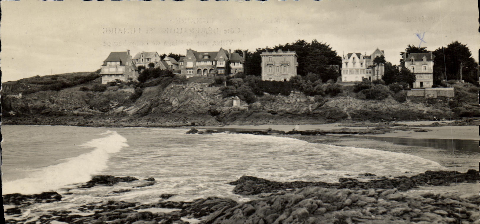 POSTAL MODERNA chalets lunares del St en la playa de Longchamps