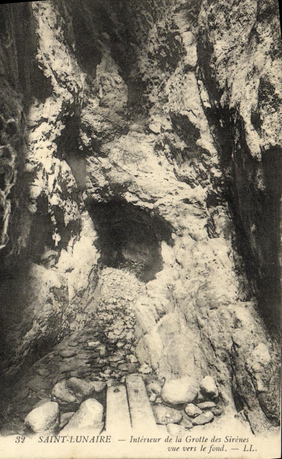 CPA Saint Lunaire Interieur de la Grotte des Sirenes