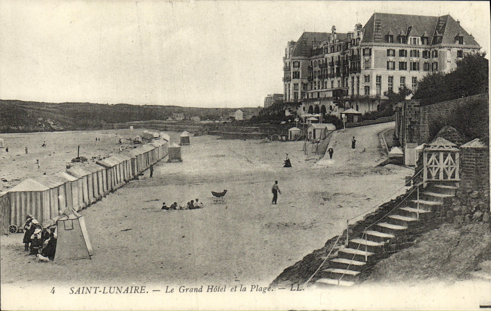 CPA Saint Lunaire Le Grand Hotel et la Plage