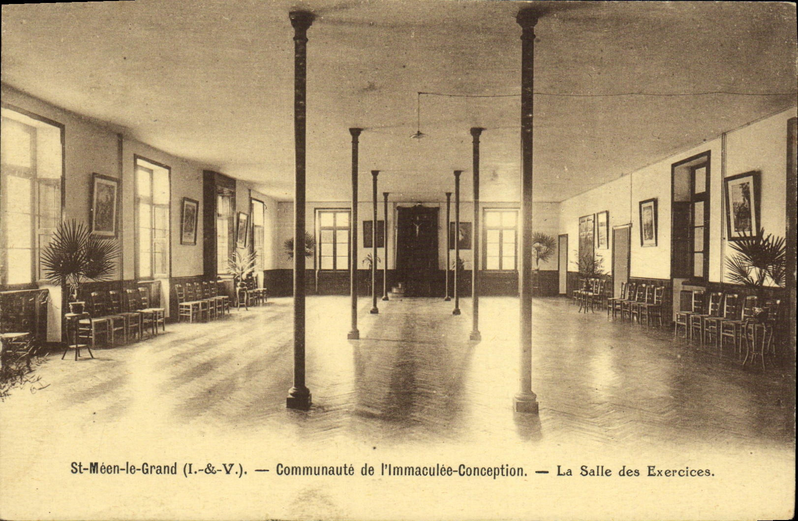 CPA St Meen le Grand Communaute de l lmmaculee Conception La Salle des Exercices