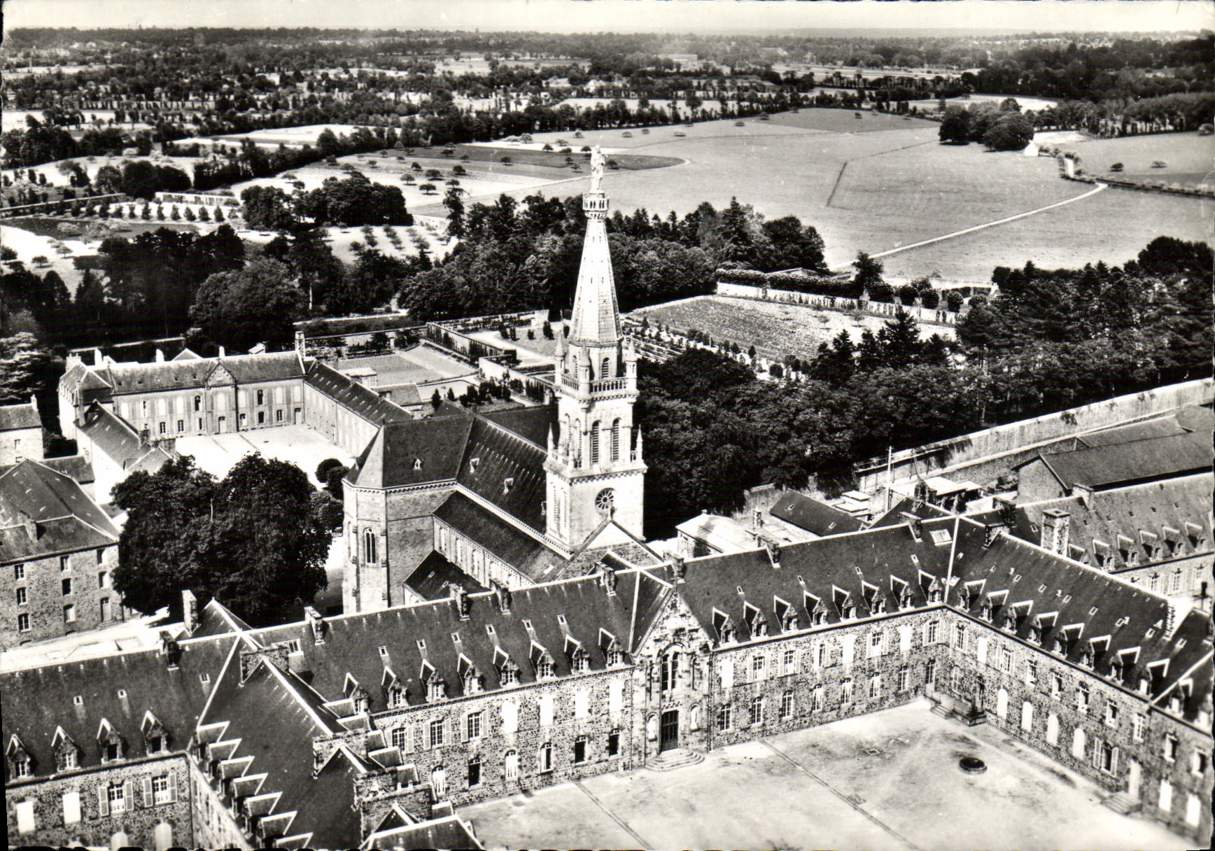 POSTAL MODERNA noviciado santo de Pern de las pequenas hermanas de los pobres la torre San Jose