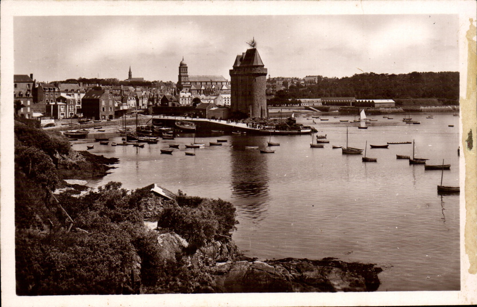 CPA Saint Servan Le Port St Pere et la Tour Solidor