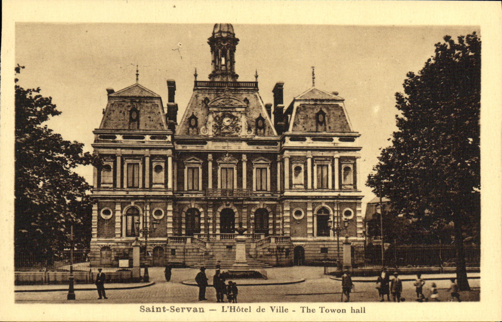 VINTAGE POSTCARD Holy Servan L Town hall