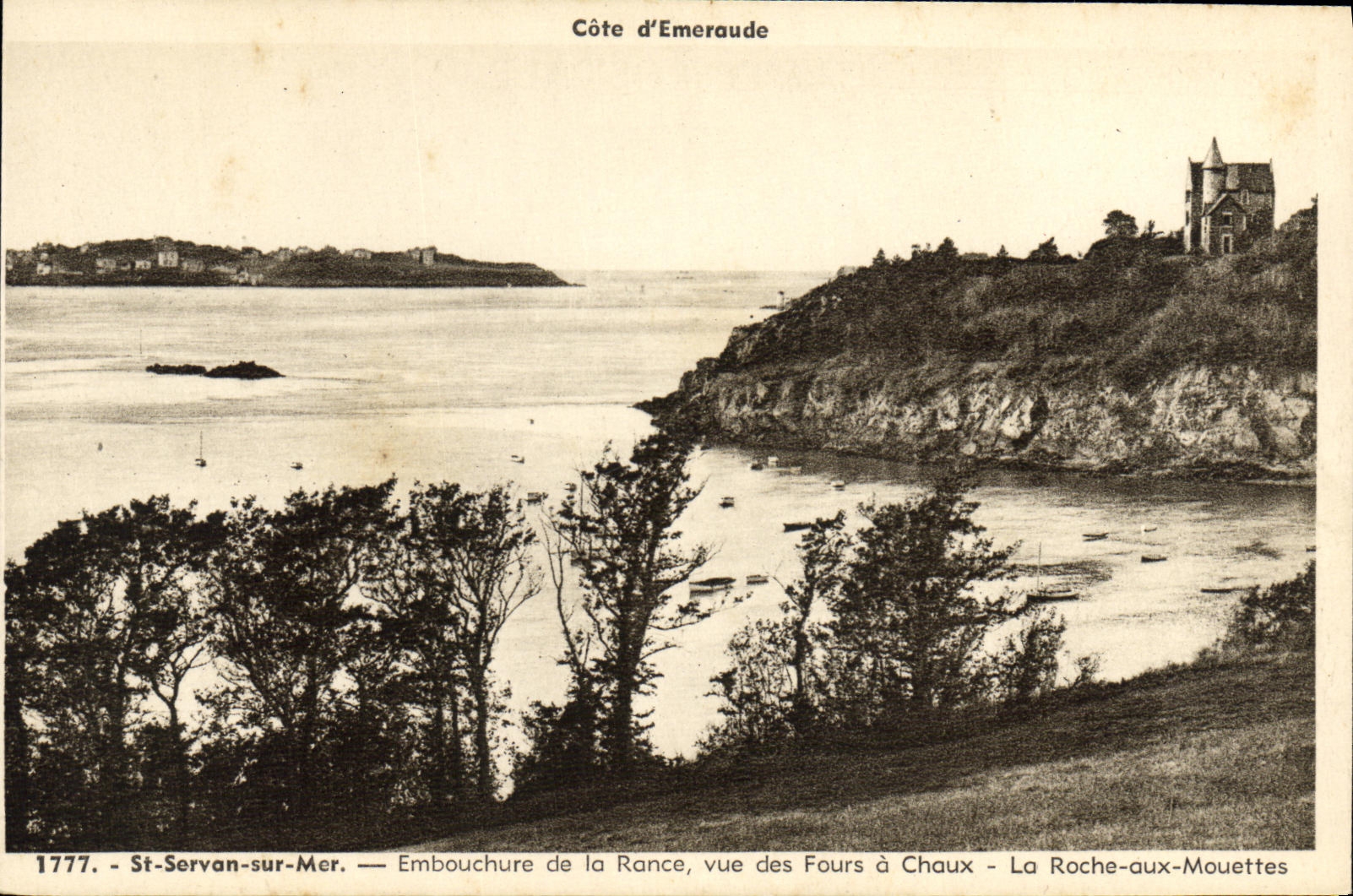 CPA Saint Servan sur Mer Embouchure de la Rance Vue des Fours a Chaux La roche aux mouettes