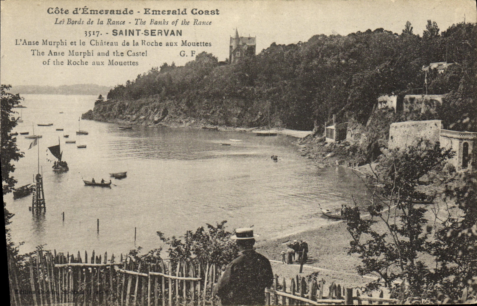 CPA Saint Servan L anse Murphi et le chateau de la roche aux mouettes