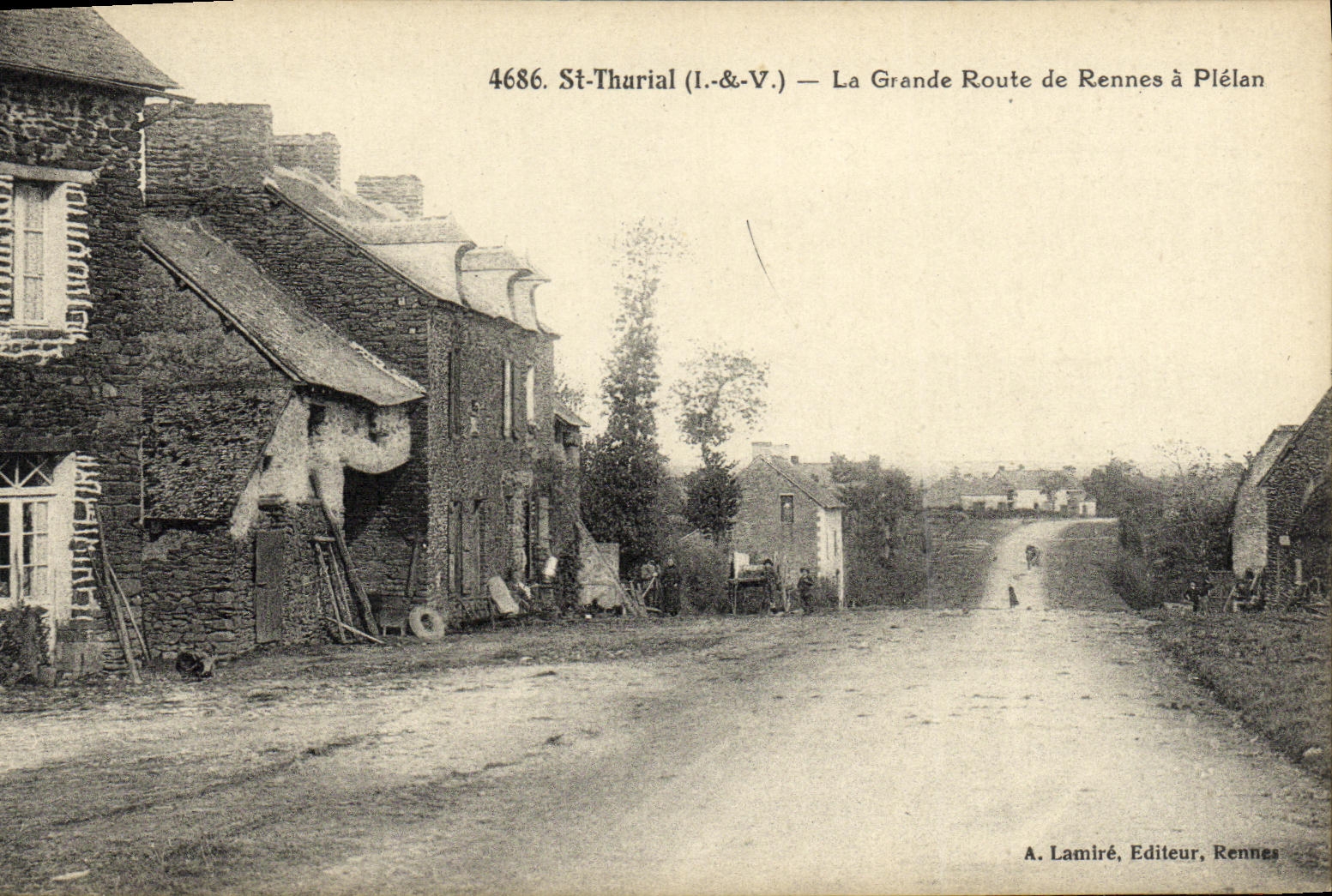 CPA St Thurial La Grande Route de Rennes a Plelan 