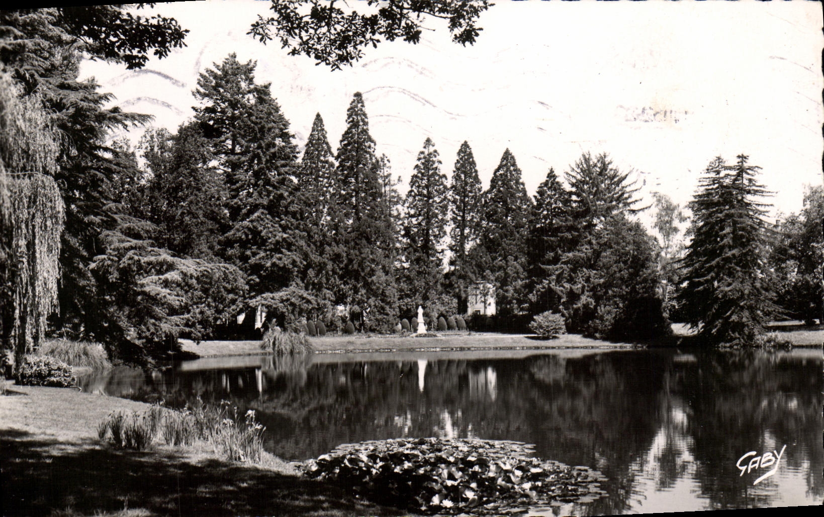 CPM Vitre Jardin Public le Lac