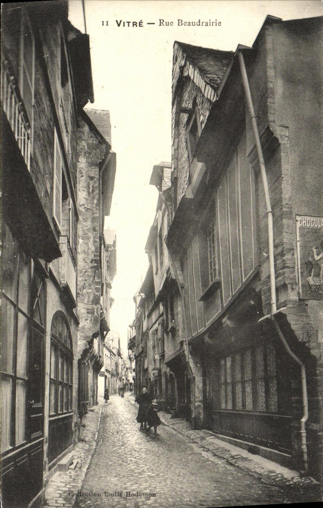 VINTAGE POSTCARD Pane Street Beaudrairie