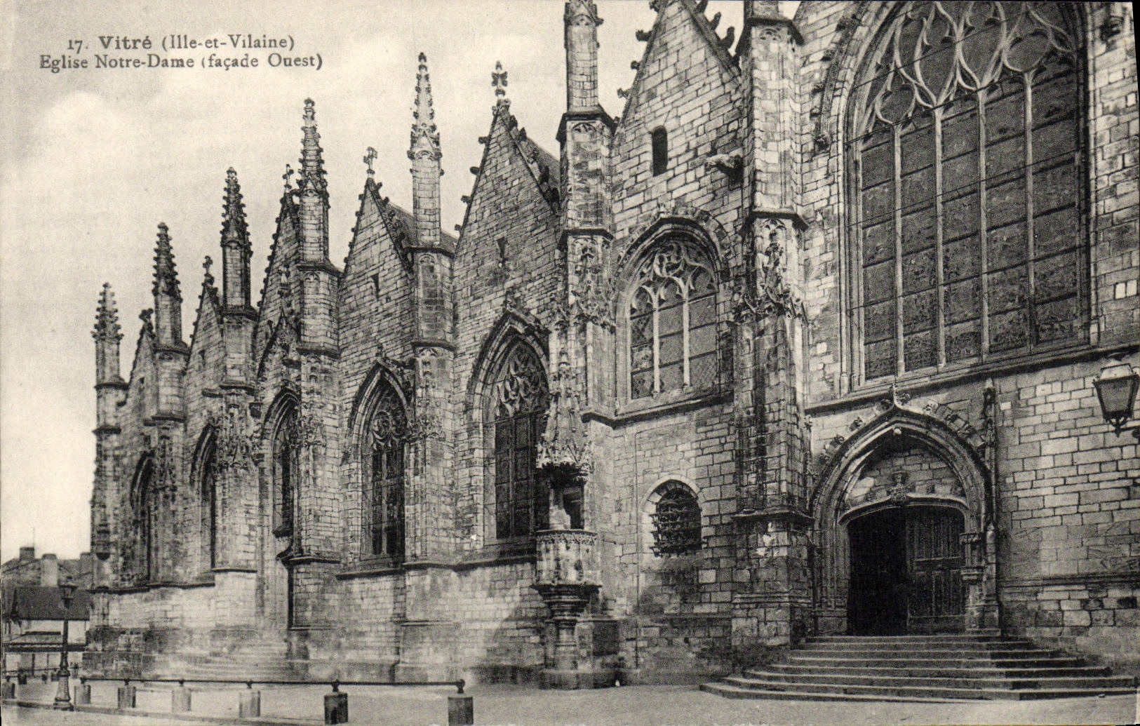 Ataque frontal occidental de Notre Dame de la iglesia del cristal de la POSTAL de la VENDIMIA