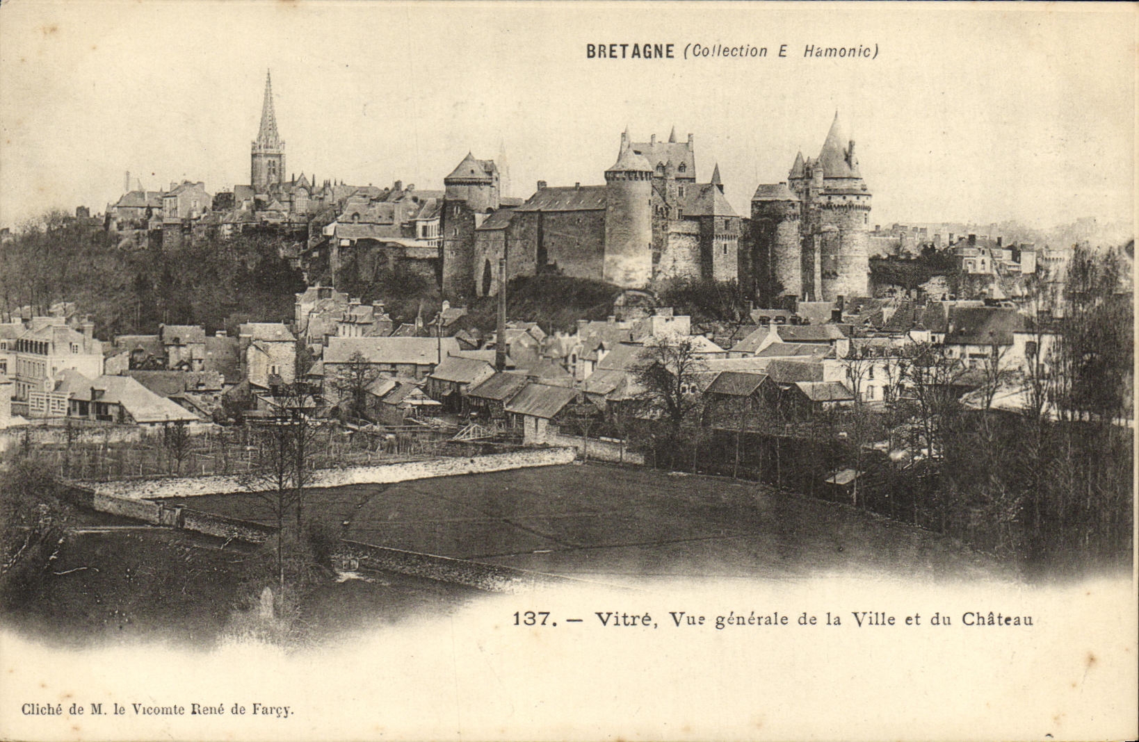 Opinion del cristal de la POSTAL de la VENDIMIA de la ciudad y del castillo