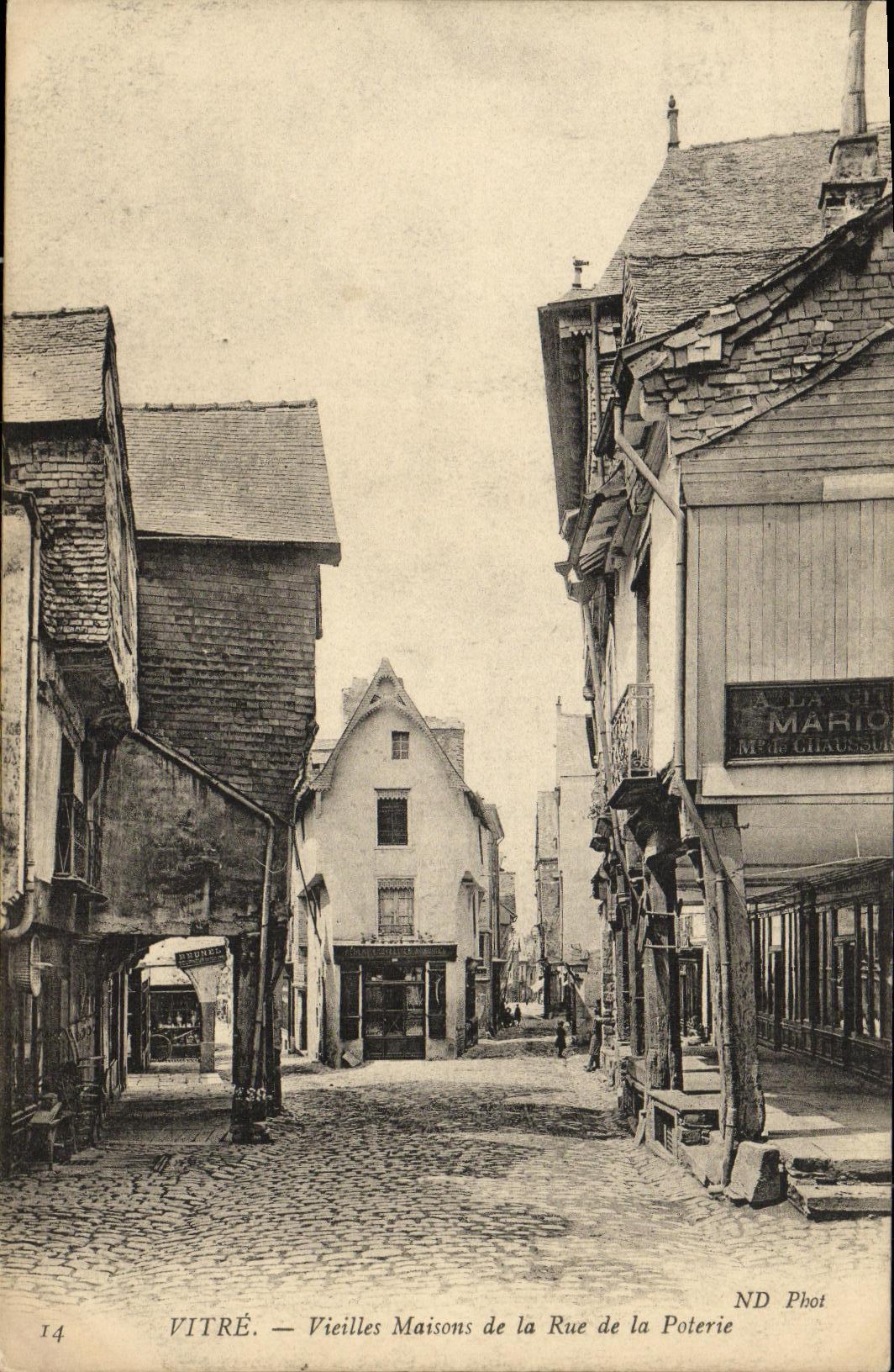 CPA Vitre Vieilles Maisons de la Rue de La Poterie