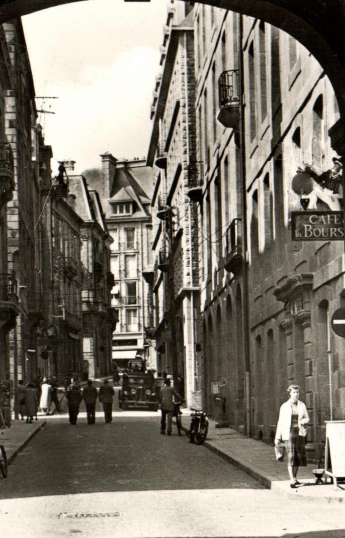 MODERN CARD Holy Malo the Gate and the Street of Dinan Coffee of the Stock Exchange