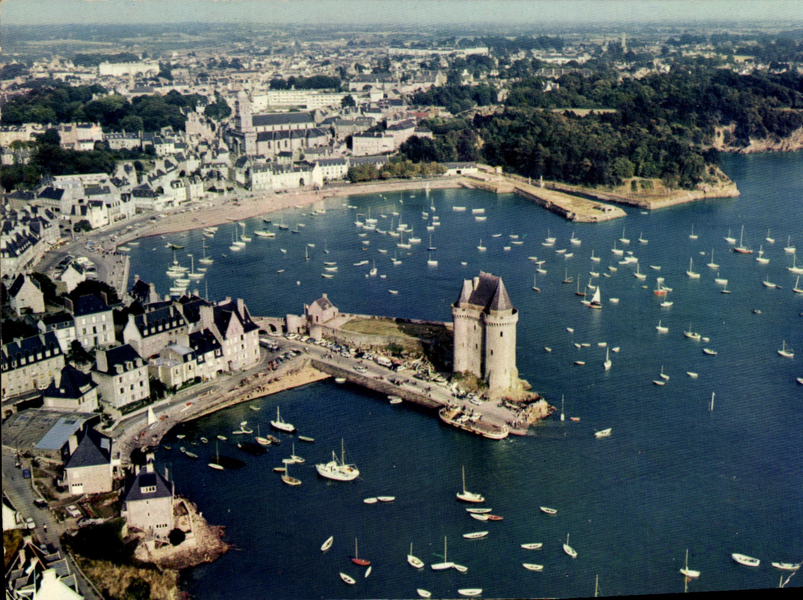 CPM Saint Malo Vue Generale Sur le Port et la Ville