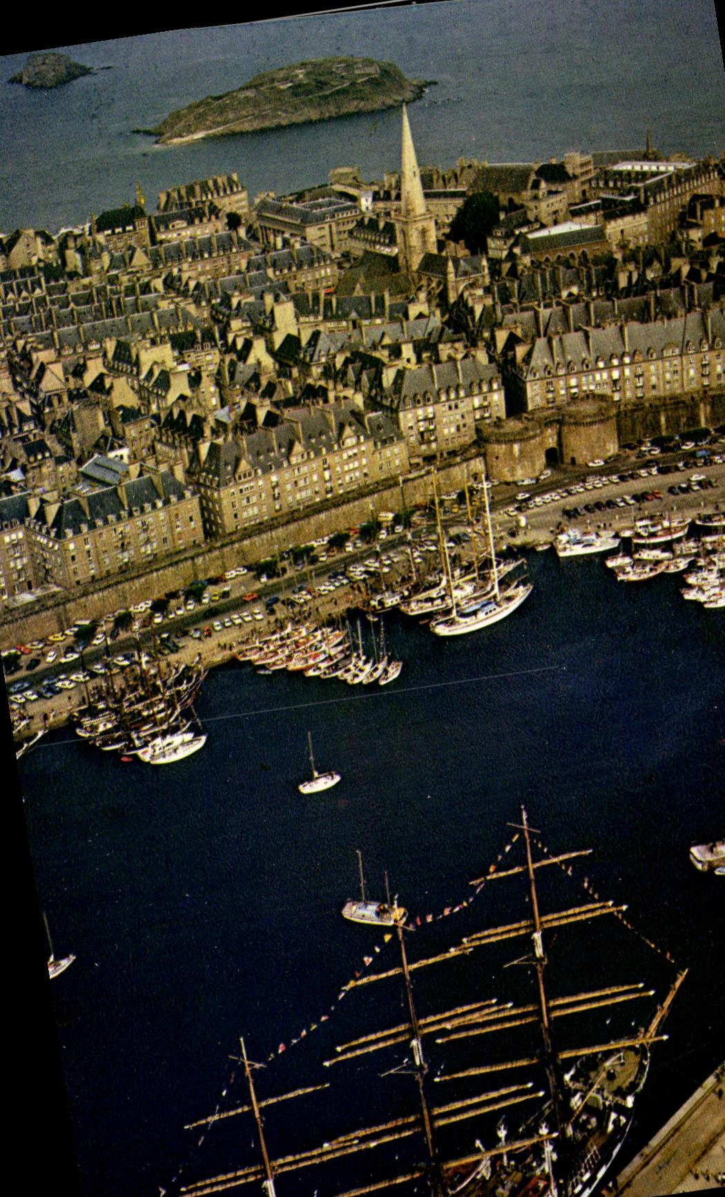 MODERN CARD Saint Malo Sailing ship in the Wet docks