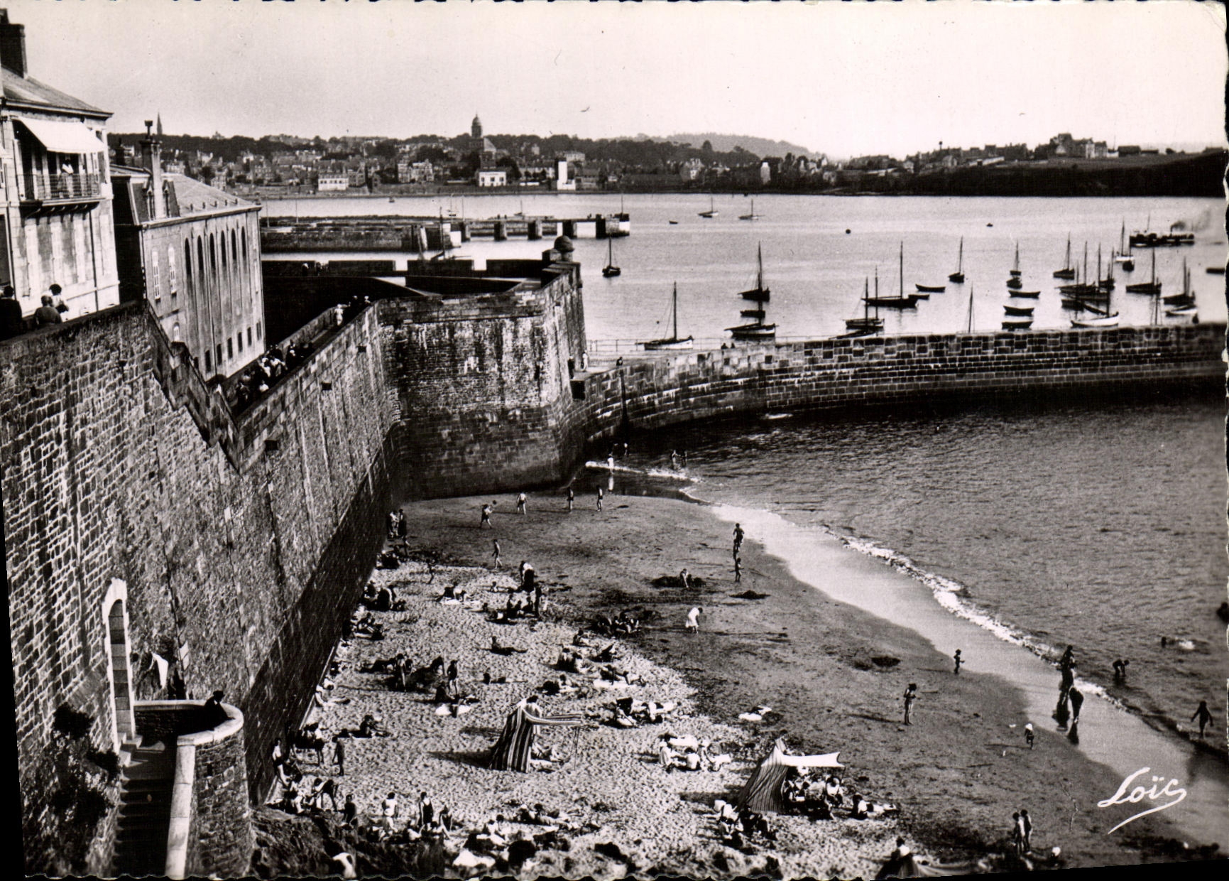 CPM Saint Malo La Plage du Mole