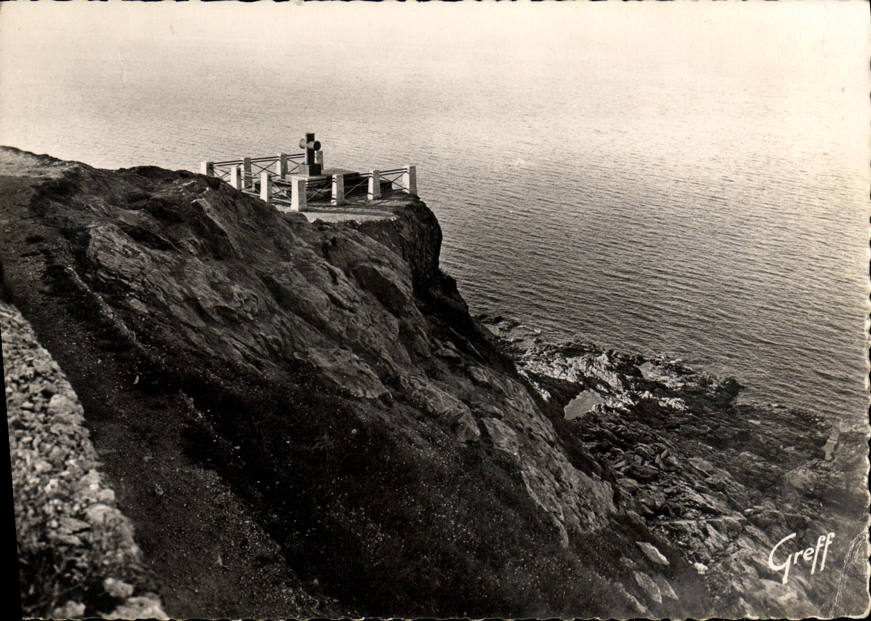 MODERN CARD Holy Malo On Cliff of the Large Bey the Tomb of Chateubriand vis a vis the sea