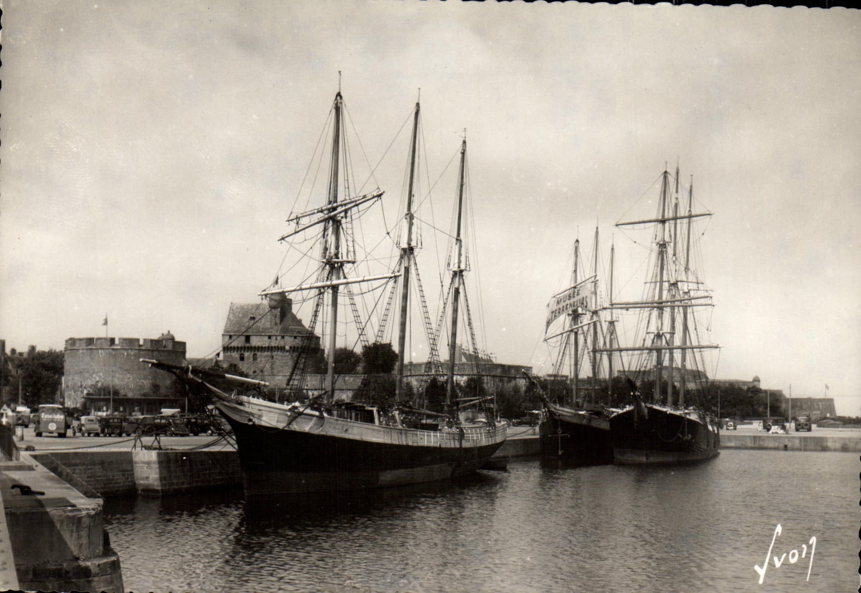 MODERN CARD Holy Malo the Neuvas Grounds and the Castle Boats