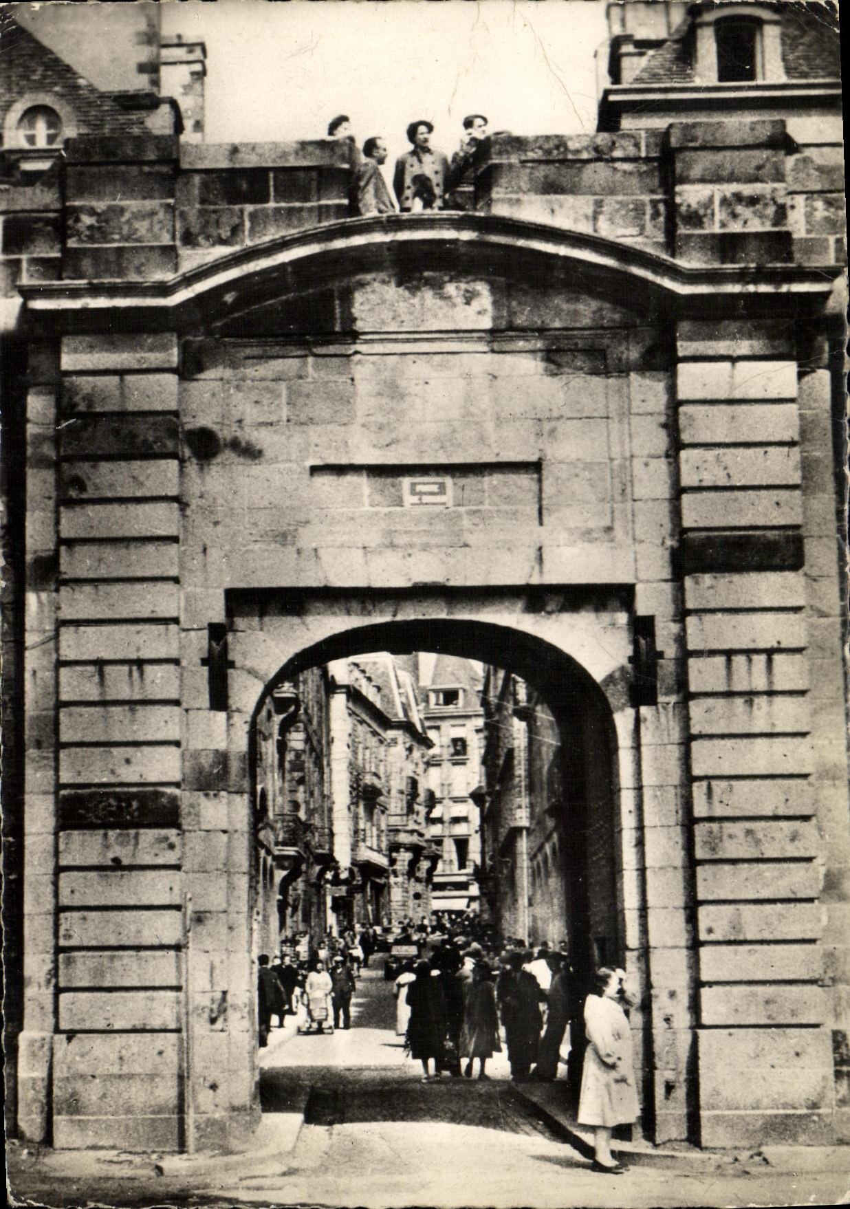 CPM Saint Malo Porte et Rue de Dinan