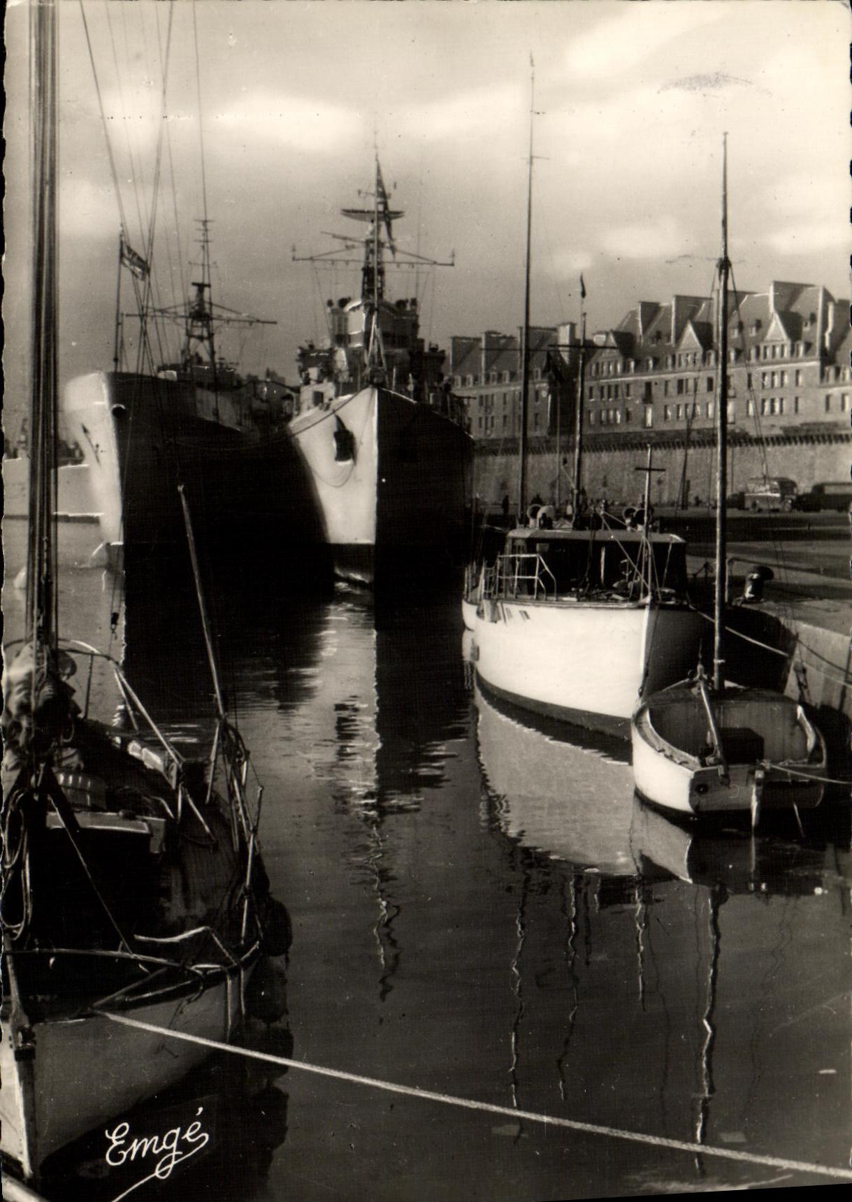 MODERN CARD Holy Malo the Port Boats