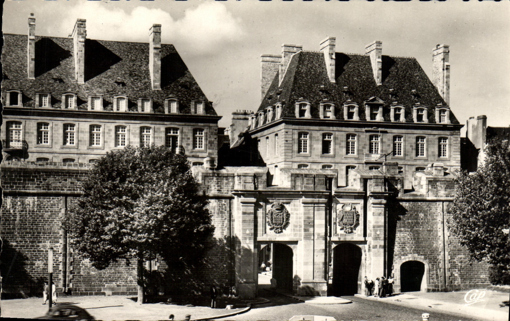 CPM St Malo Cite Corsaire La Porte Saint Vincent