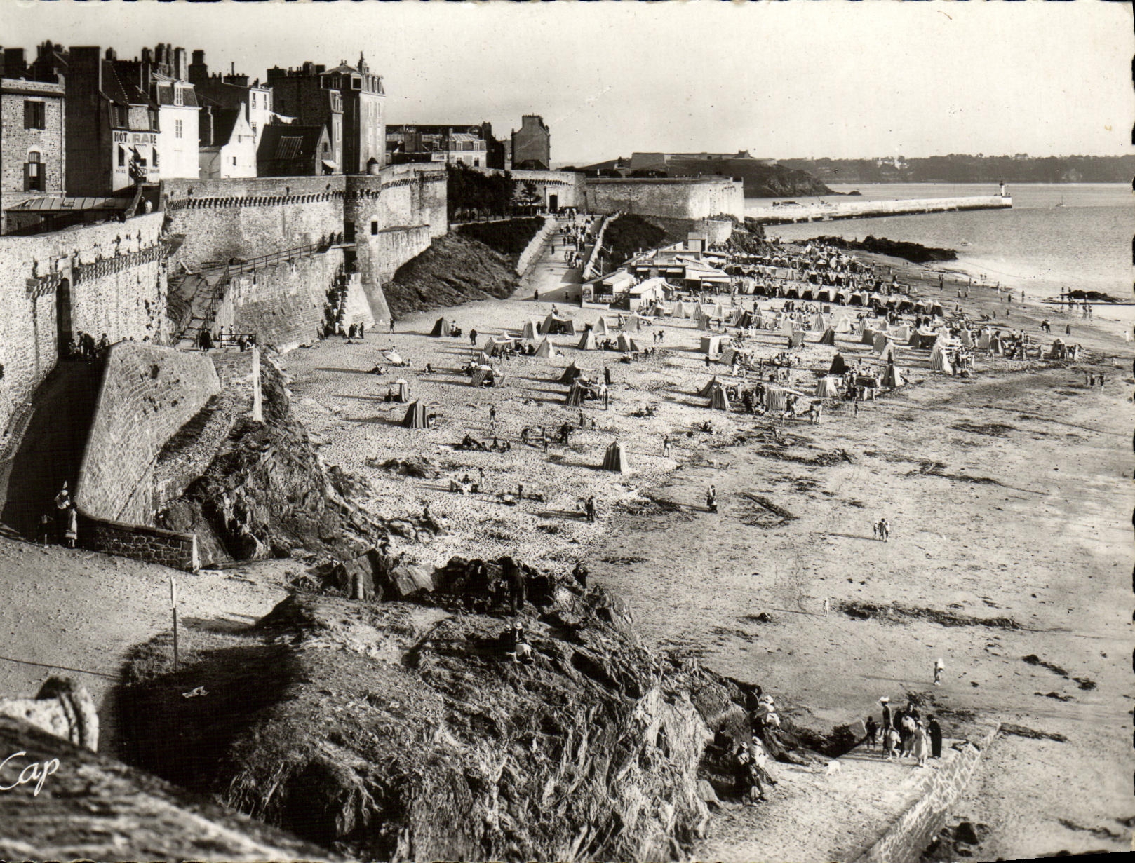 MODERN CARD St Malo the Beach of Good Help