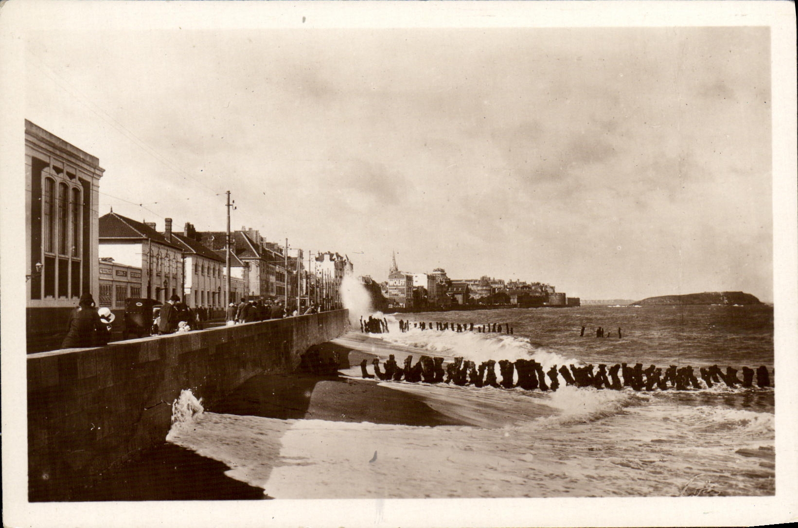 CPA St Malo Le Sillon Par Gros Temps