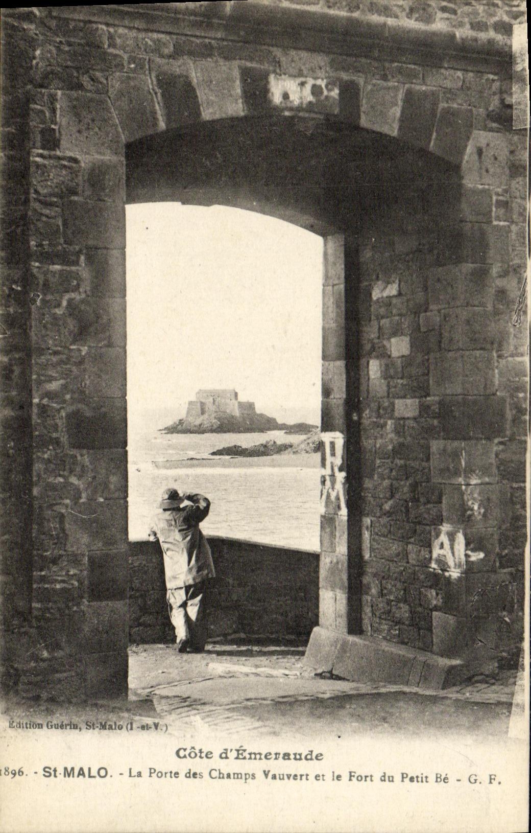 VINTAGE POSTCARD Holy Malo the Gate of the Vauvert Fields and the Fort of the Small Sinning Be