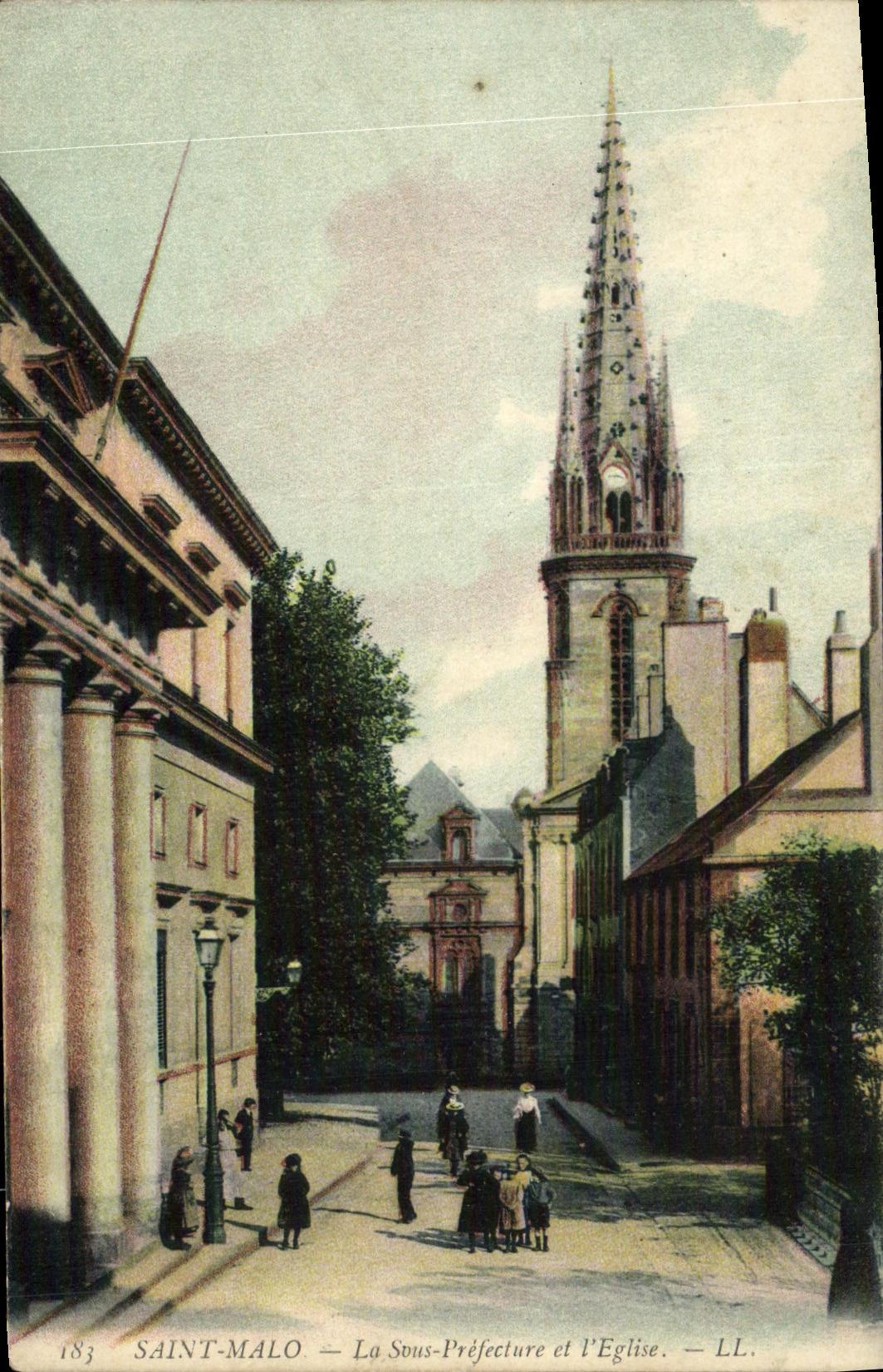 CPA Saint Malo La Sous Prefecture et L Eglise